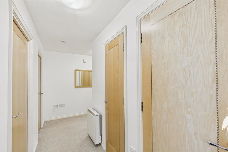 Entrance Hall - Picture 20 of 29