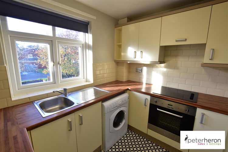 Kitchen - Picture 4 of 10