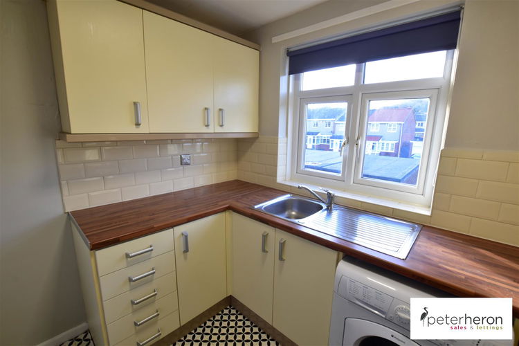 Kitchen - Picture 5 of 10