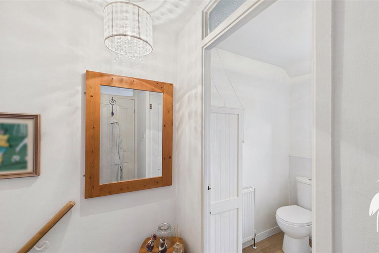 First Floor Landing - Picture 14 of 21