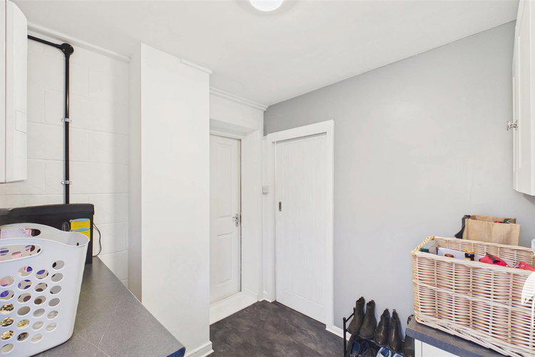 Utility - Picture 11 of 32