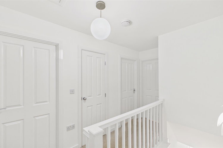 First Floor Landing - Picture 27 of 32