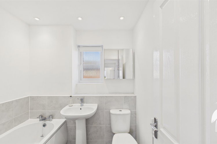 Bathroom - Picture 28 of 32