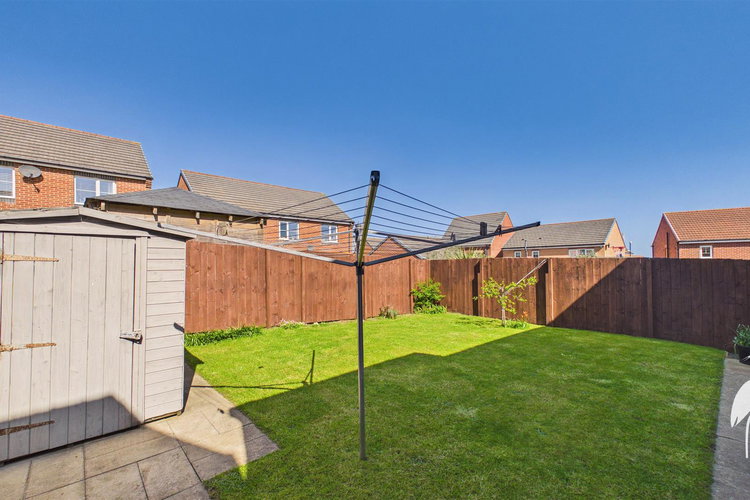 Outside - Picture 30 of 32