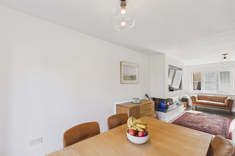 Dining Area - Picture 6 of 32