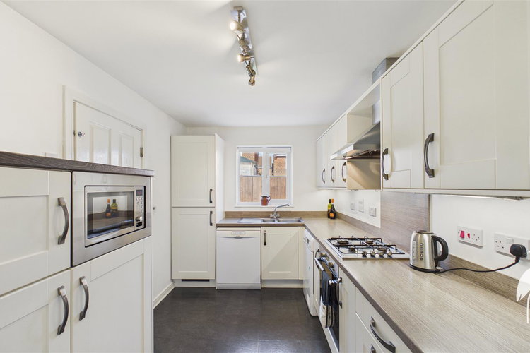 Kitchen - Picture 7 of 32