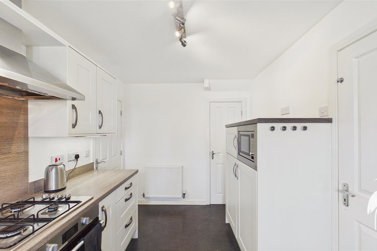 Kitchen - Picture 9 of 32