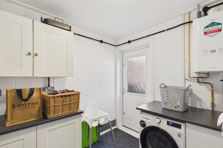 Utility - Picture 10 of 32