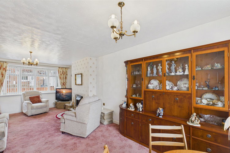 Dining Room - Picture 6 of 24