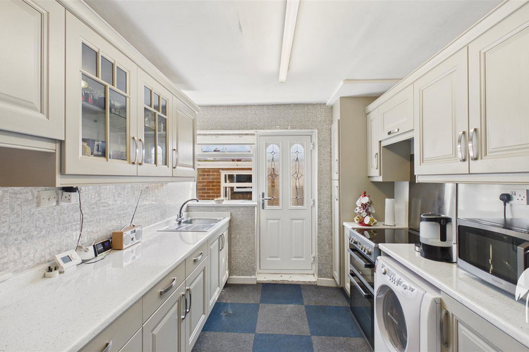 Kitchen - Picture 7 of 24