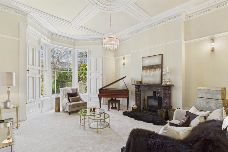 Lounge - Picture 2 of 47