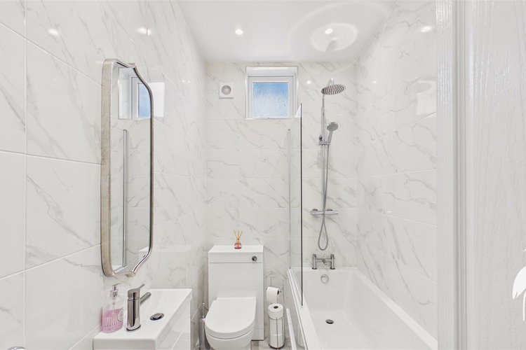 Bathroom - Picture 19 of 47