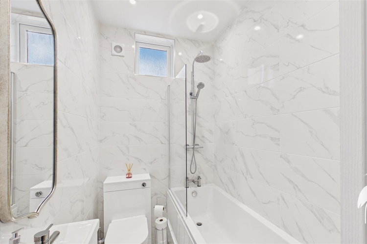 Bathroom - Picture 20 of 47