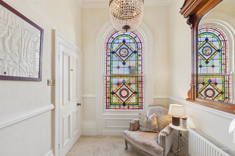 Half Landing - Picture 21 of 47