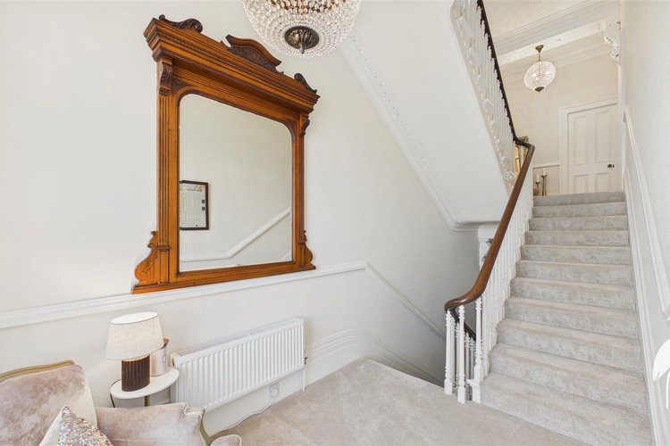 Half Landing - Picture 23 of 47