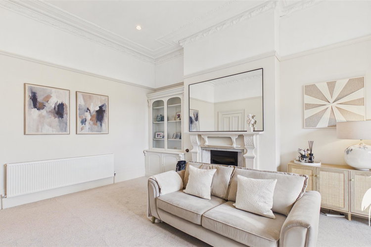 Living Room - Picture 9 of 47