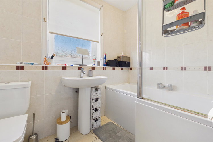 Bathroom - Picture 13 of 14