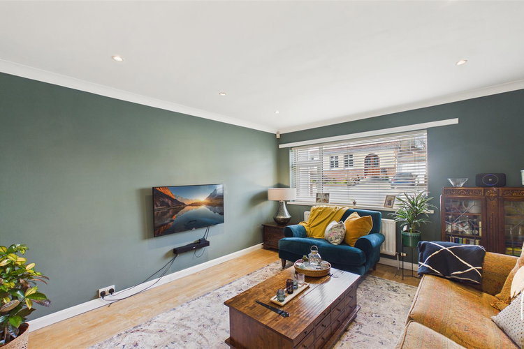 Lounge - Picture 2 of 51