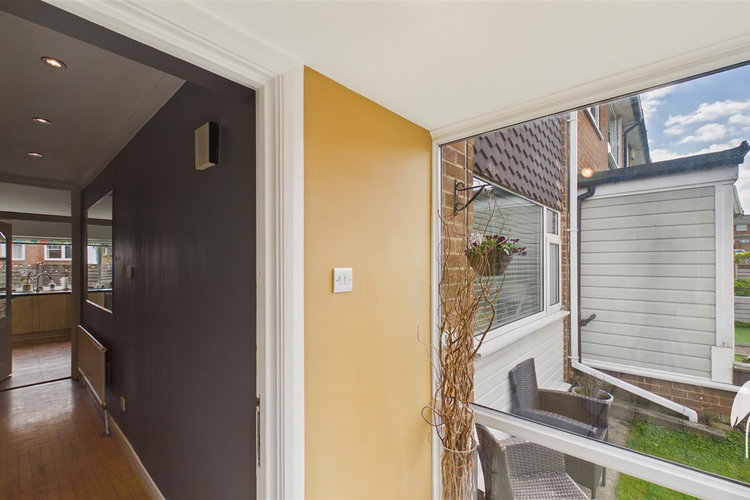 Entrance Porch - Picture 22 of 51