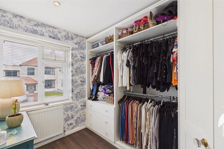 Dressing Room - Picture 29 of 51