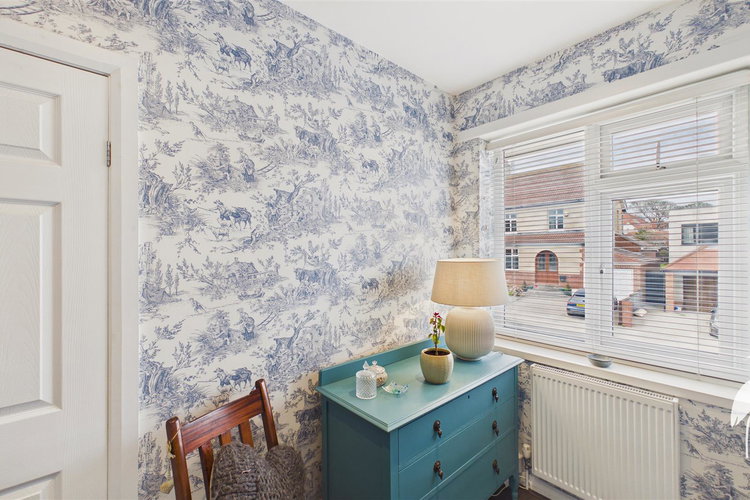 Dressing Room - Picture 30 of 51