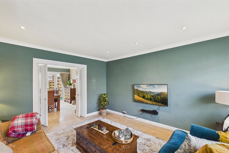 Lounge - Picture 4 of 51