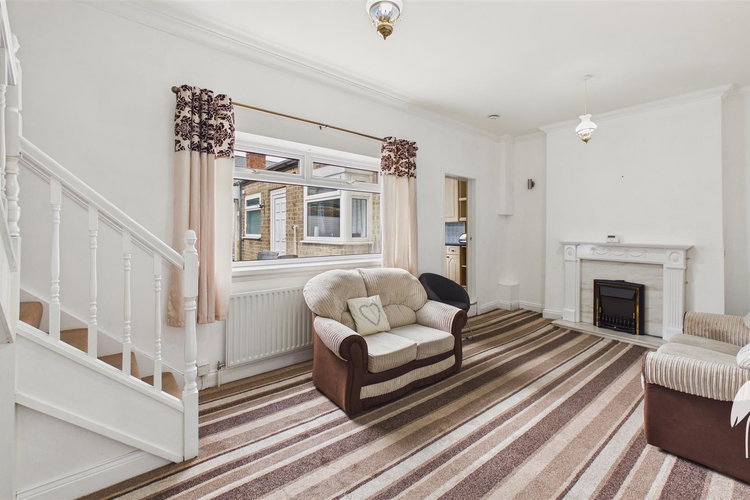 Lounge/Diner - Picture 3 of 13