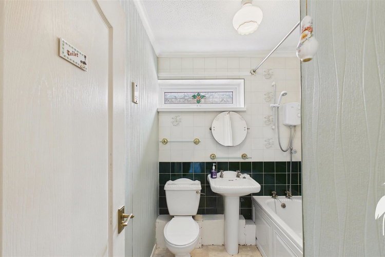 Bathroom - Picture 16 of 20