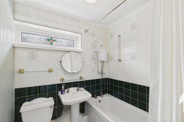 Bathroom - Picture 17 of 20
