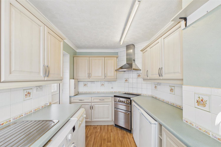 Kitchen - Picture 7 of 20