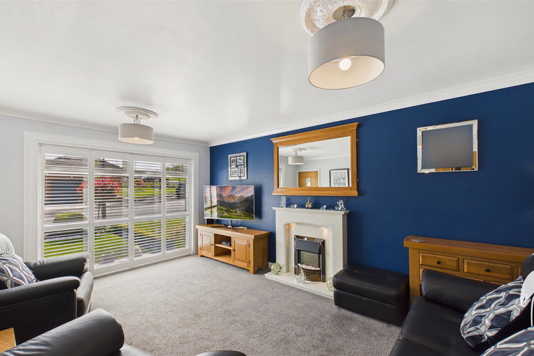 Lounge/Bedroom? - Picture 2 of 25