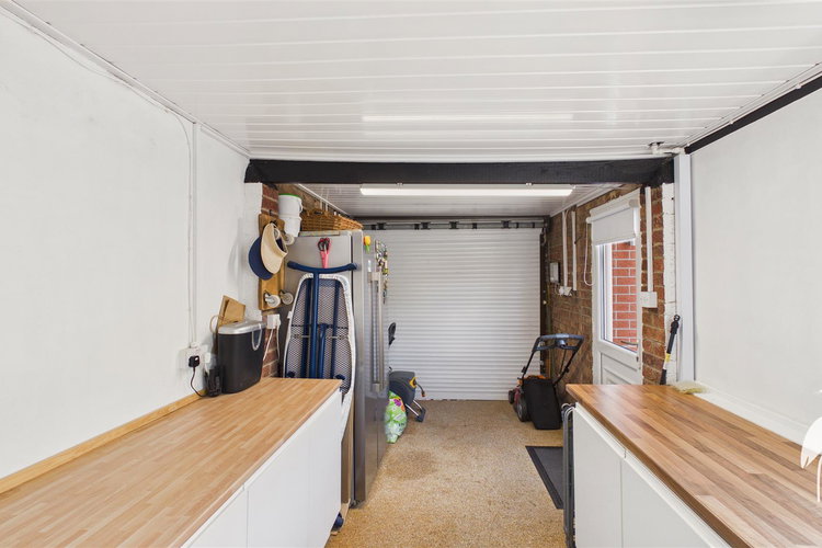 Garage - Picture 25 of 25