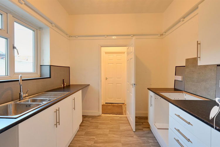 Kitchen - Picture 5 of 14