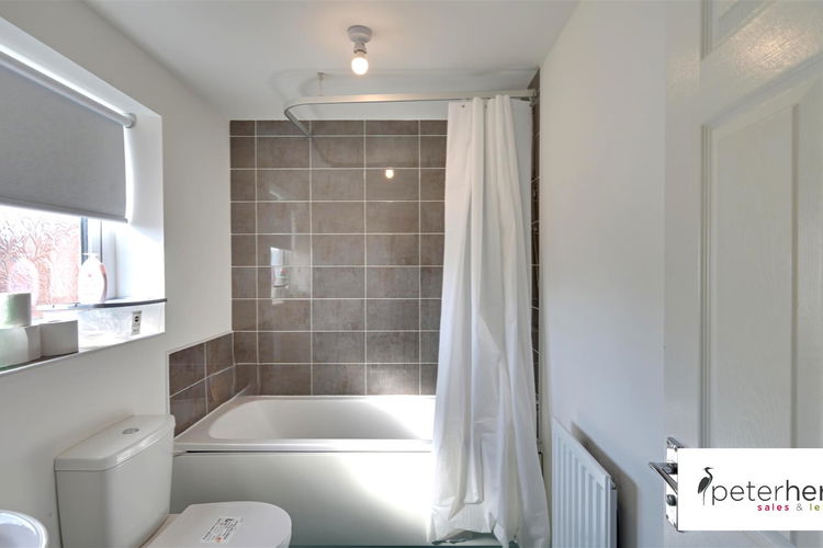 Bathroom - Picture 15 of 18