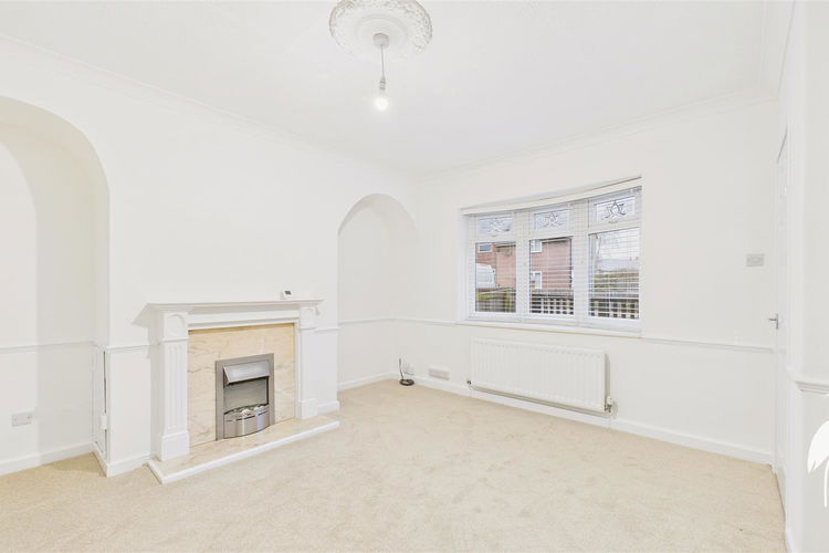 Lounge - Picture 2 of 15