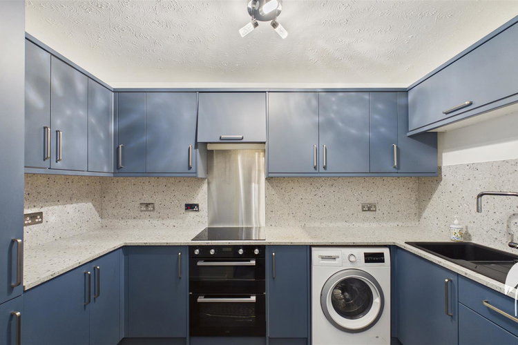 Kitchen - Picture 5 of 19