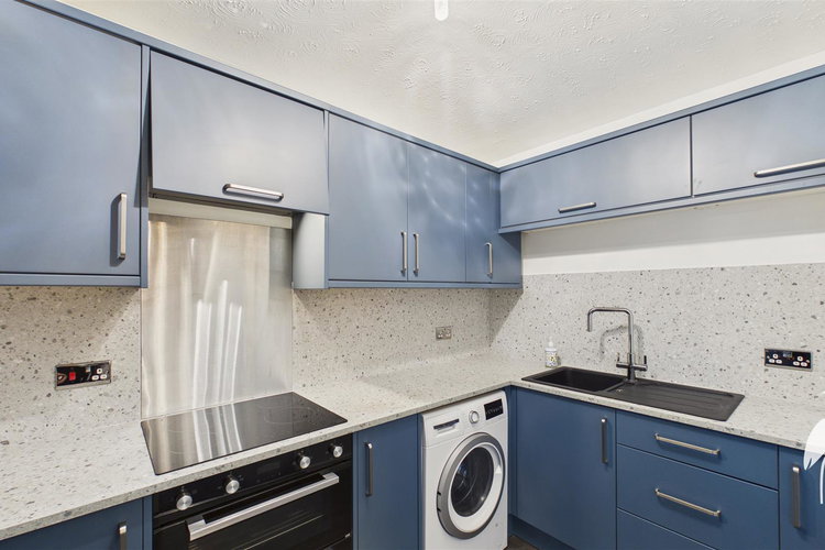 Kitchen - Picture 7 of 19