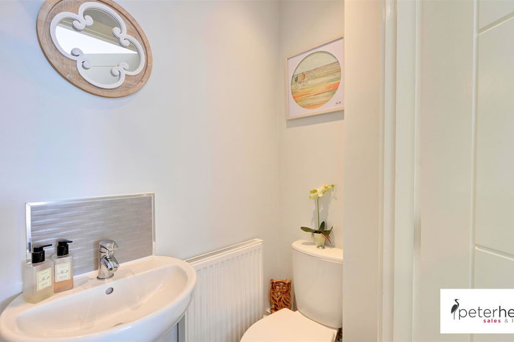 En-Suite Shower Room - Picture 15 of 25