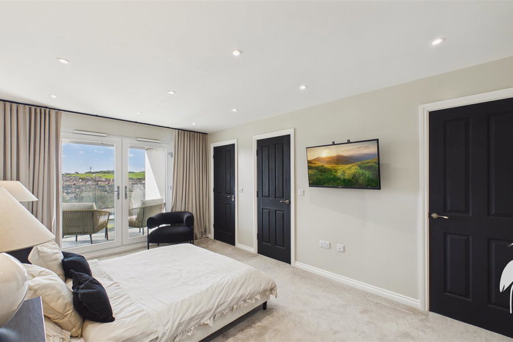 Bedroom 1 - Picture 25 of 34