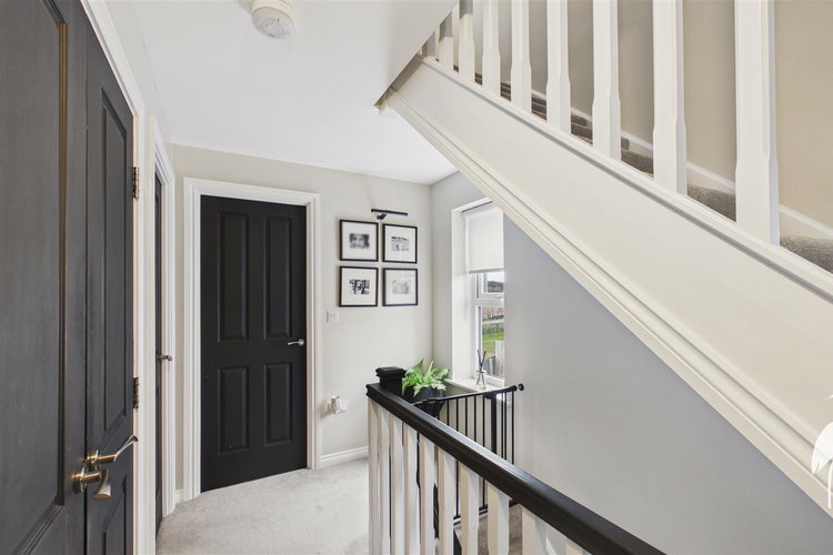 First Floor Landing - Picture 15 of 34