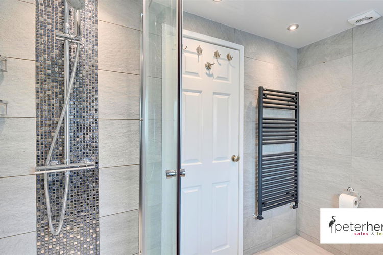 Shower Room - Picture 22 of 28