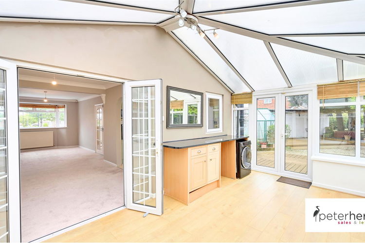 Conservatory - Picture 9 of 28
