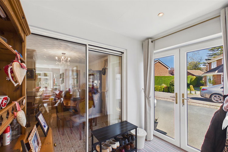 Family Room - Picture 13 of 37