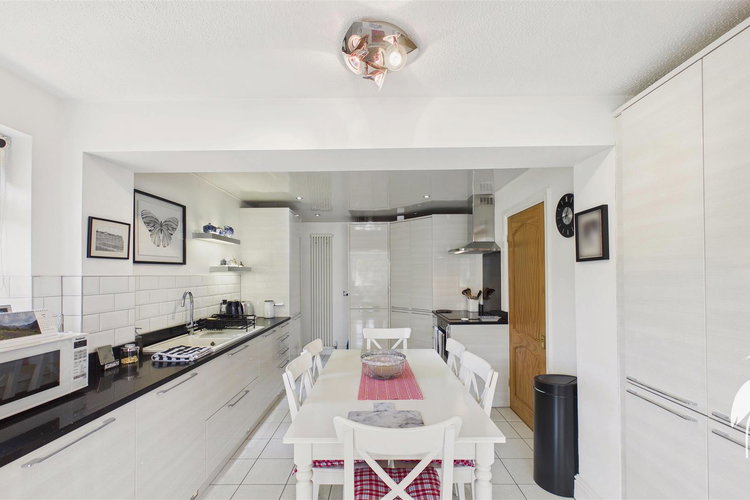 Breakfasting Kitchen - Picture 15 of 37