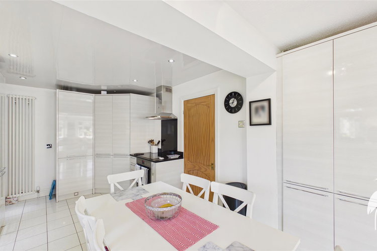 Breakfasting Kitchen - Picture 16 of 37