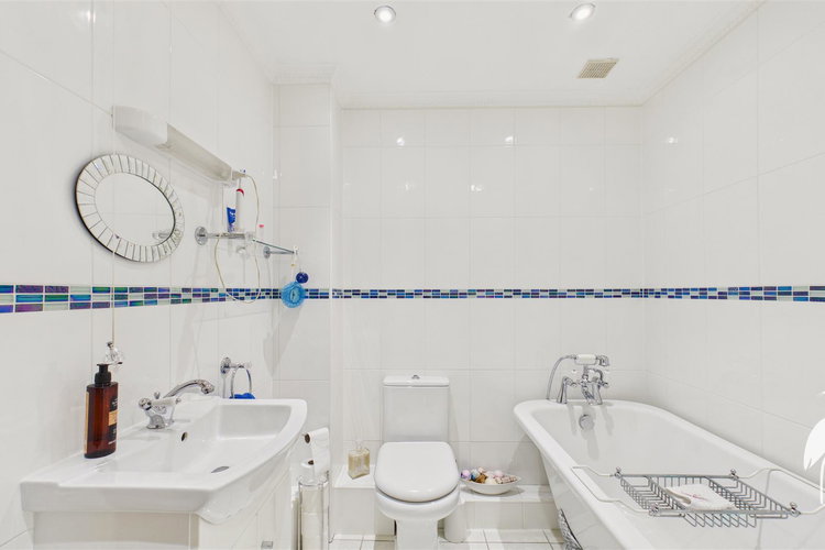 Bathroom - Picture 27 of 37