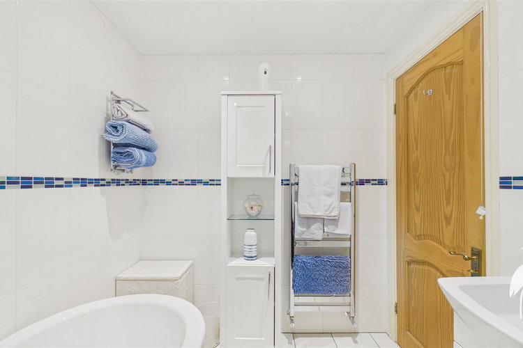 Bathroom - Picture 28 of 37