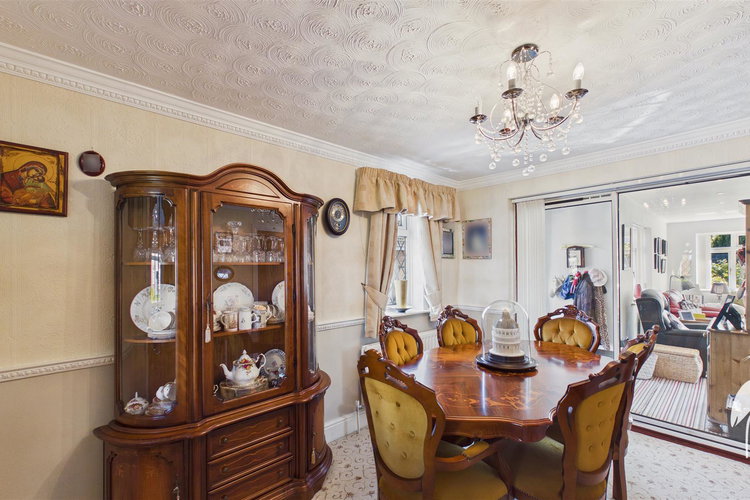 Dining Room - Picture 5 of 37