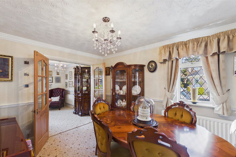 Dining Room - Picture 7 of 37