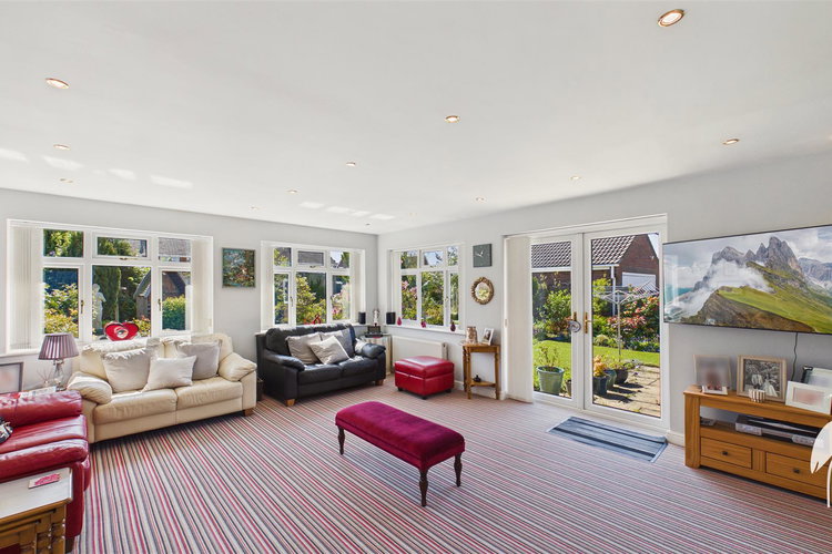 Family Room - Picture 11 of 37